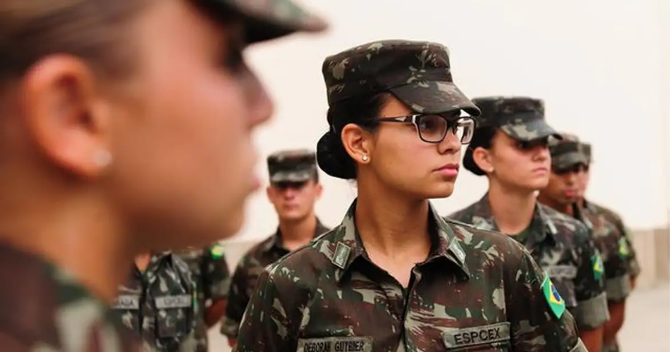 MULHER EXERCITO